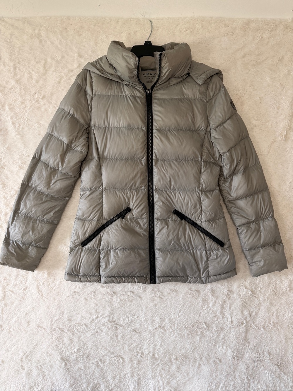 DKNY Packable Down Puffer Jacket Silver Taupe Metallic Hooded Winter Coat Medium
